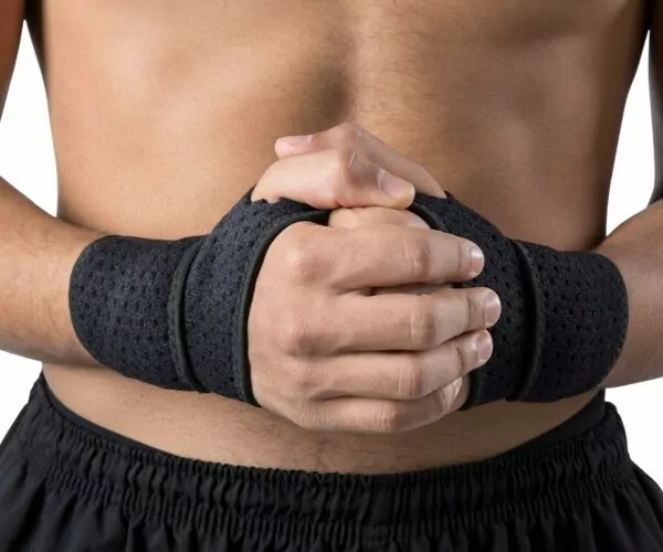 9195cCaGMyL. AC SL1500 HiRui Premium Compression Wrist Wrap Support Strap Brace for Sport Fitness & Weightlifting - Instant Pain Relief for Tendonitis, Carpal Tunnel, Arthritis - Wear Anywhere, Fully Adjustable, Limited Edition Black (2 Pack)